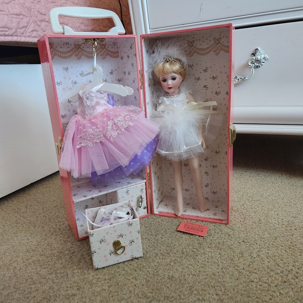 Vintage Porcelain Ballerina Doll Cadence Showstoppers Carrying Case